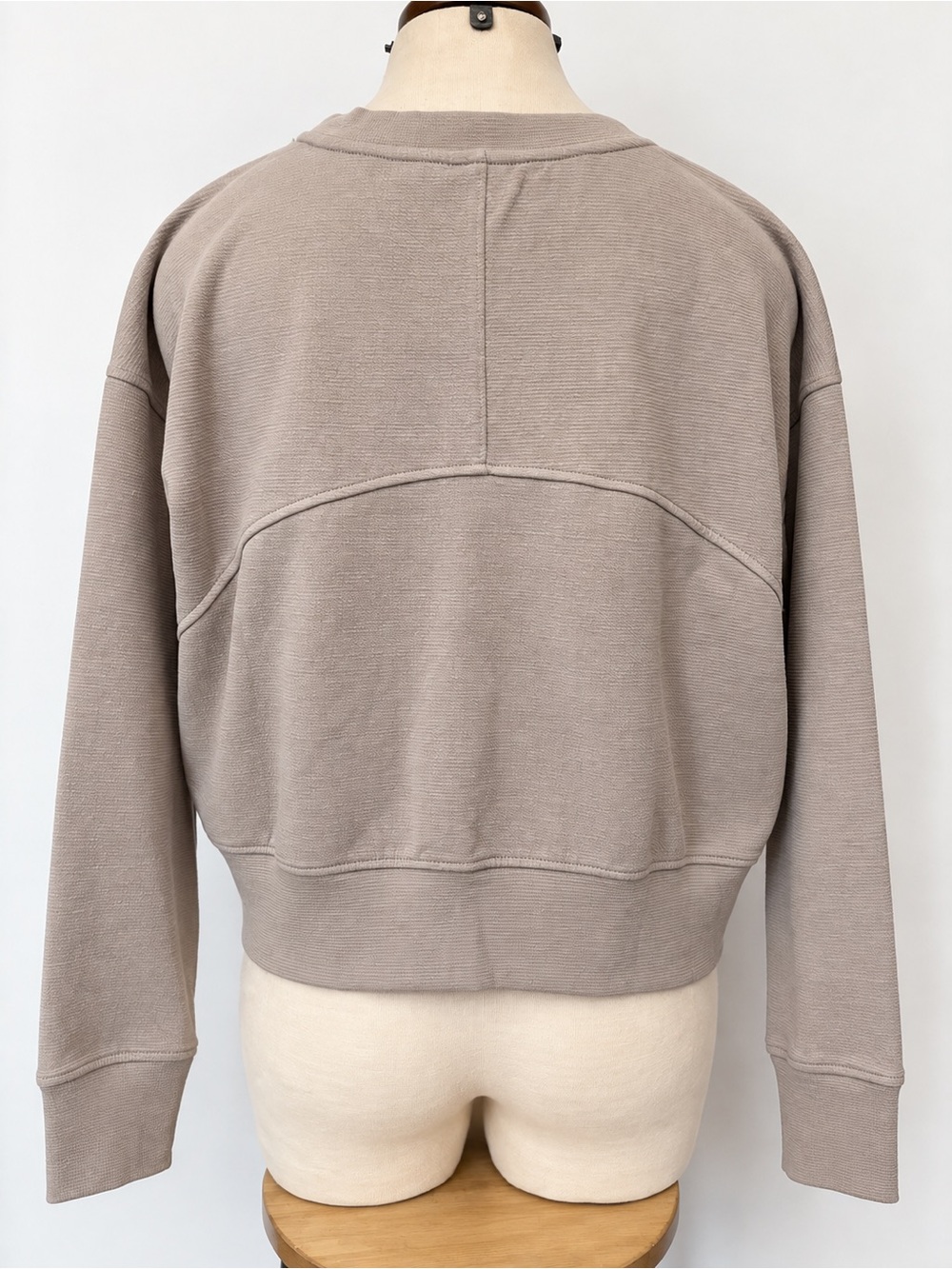 Danskin Taupe Textured Cropped Sweatshirt – Size M - Picture 4 of 7